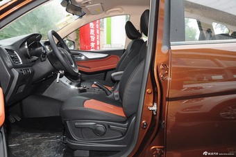 2015款宝骏560 1.8L手动精英型