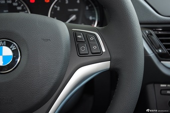 2015款宝马X1 sDrive18i时尚晋级版