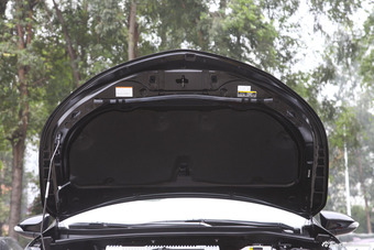 2016款雷凌双擎1.8L自动豪华版