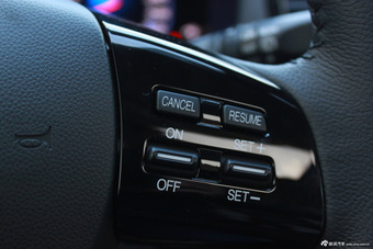 2015款马自达8到店实拍