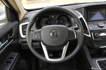 2015款东风风神AX7 2.0L手动智悦型