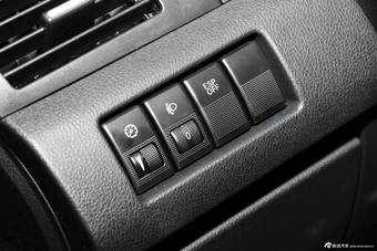 2015款奔腾X80 2.0L自动豪华型到店实拍