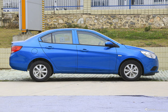 2015款赛欧3 1.5L手动理想版（天窗）