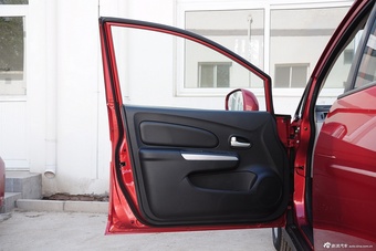 2015款启辰R50 1.6L自动豪华版