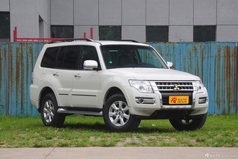 2016款帕杰罗（进口）3.0L自动尊贵版 国5