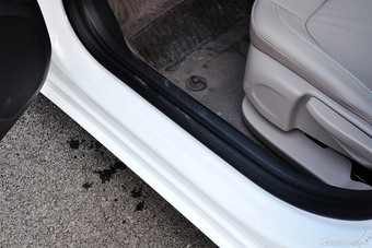 2015款科鲁兹1.4T自动精英版