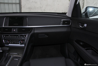 2016款起亚K5 2.0L自动LUXURY