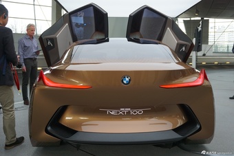 BMW VISION NEXT 100