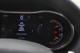 2015款大切诺基3.0TD自动柴油舒享导航版