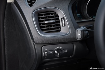 2015款沃尔沃V40 Cross Country 2.0T T5智雅版