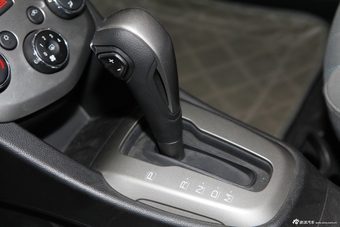 2013款爱唯欧三厢1.4SL自动时尚天窗版