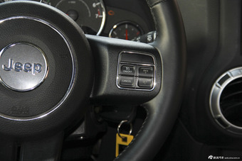 2014款牧马人3.0L撒哈拉四门版