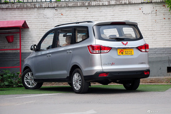 2015款五菱宏光S1 1.5L舒适型