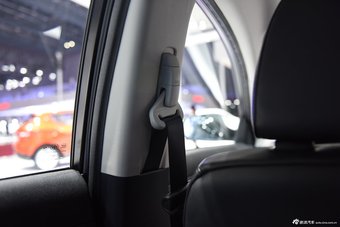 2015上海车展：奔腾B90