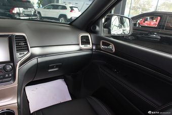 2014款大切诺基柴油版到店实拍