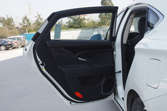 2015款吉利博瑞2.4L自动舒适型