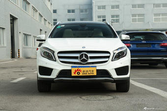 2015款奔驰GLA260 2.0T自动4MATIC 运动型