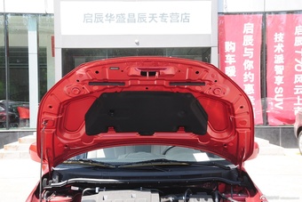 2015款启辰R50 1.6L自动豪华版