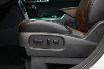 2013款探险者 3.5L尊享型