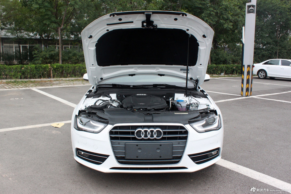 2015款奥迪A4L到店实拍
