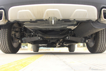 2015款东风风神AX7 2.0L手动智悦型