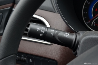 2016款海马V70 2.0L手动适·宜型 5座