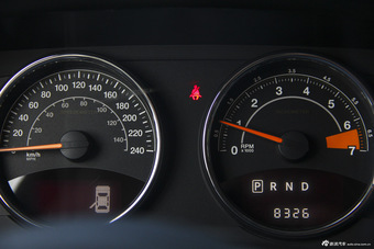 2014款指南者改款2.4L四驱豪华版