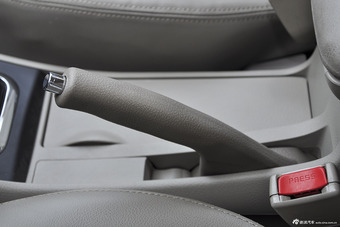 2012款力帆620 1.5L手动基本型