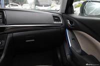 2015款阿特兹2.0L自动蓝天时尚版