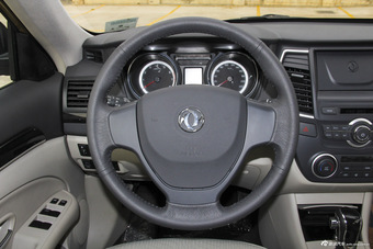 2016款东风风神A60 1.6L自动豪华型