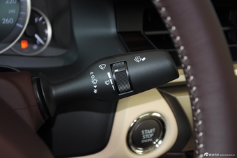 2015款雷克萨斯ES250典雅型