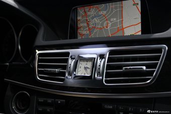 2014款奔驰E级内饰