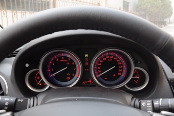 2015款马自达睿翼2.0L自动精英版