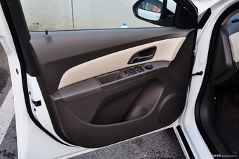 2015款科鲁兹1.5L经典 SE MT