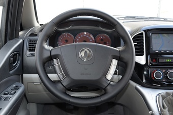 2016款菱智M5 2.0L手动7座豪华型L