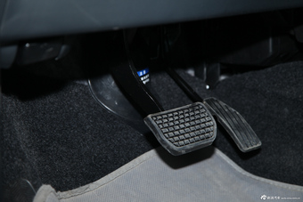 2013款雨燕1.5L自动运动型