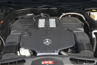 2015款奔驰E320L 3.0T自动4MATIC运动轿车