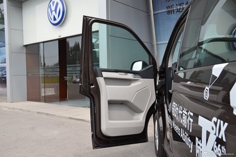 2016款凯路威2.0T自动四驱舒适版9座