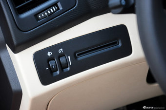 2013款风云2两厢实拍