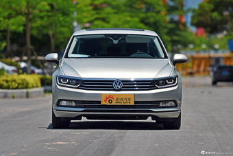 2017款迈腾2.0T自动380TSI DSG旗舰型