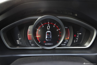 2016款沃尔沃V40 2.0T自动 T4 智雅版