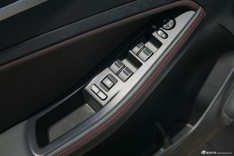 2014款奔腾B70 1.8T自动运动尊贵型图片