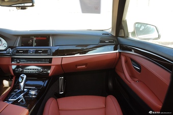 2015款宝马5系525LI领先型