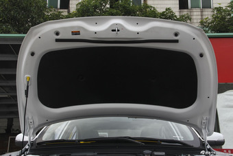 2014款起亚K4 1.8L自动DLX