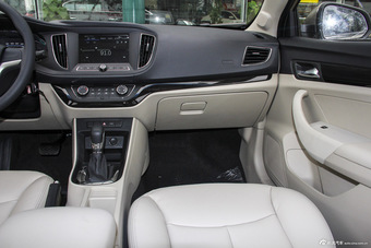 2015款荣威360 1.5L自动豪华版