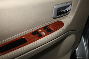 2011款阁瑞斯尊领2.4L旗舰版