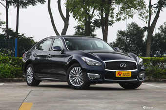 2015款英菲尼迪Q70L 2.5L豪华版
