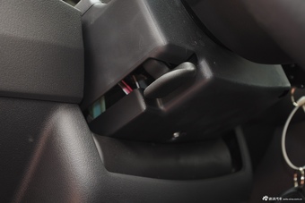 2015款指南者2.4L自动四驱舒适版