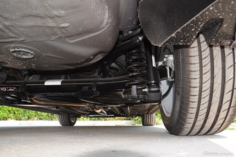 2015款DS 5LS 1.6T自动风尚版THP160