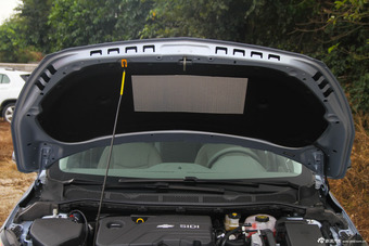 2016款科鲁兹1.5L自动时尚天窗版